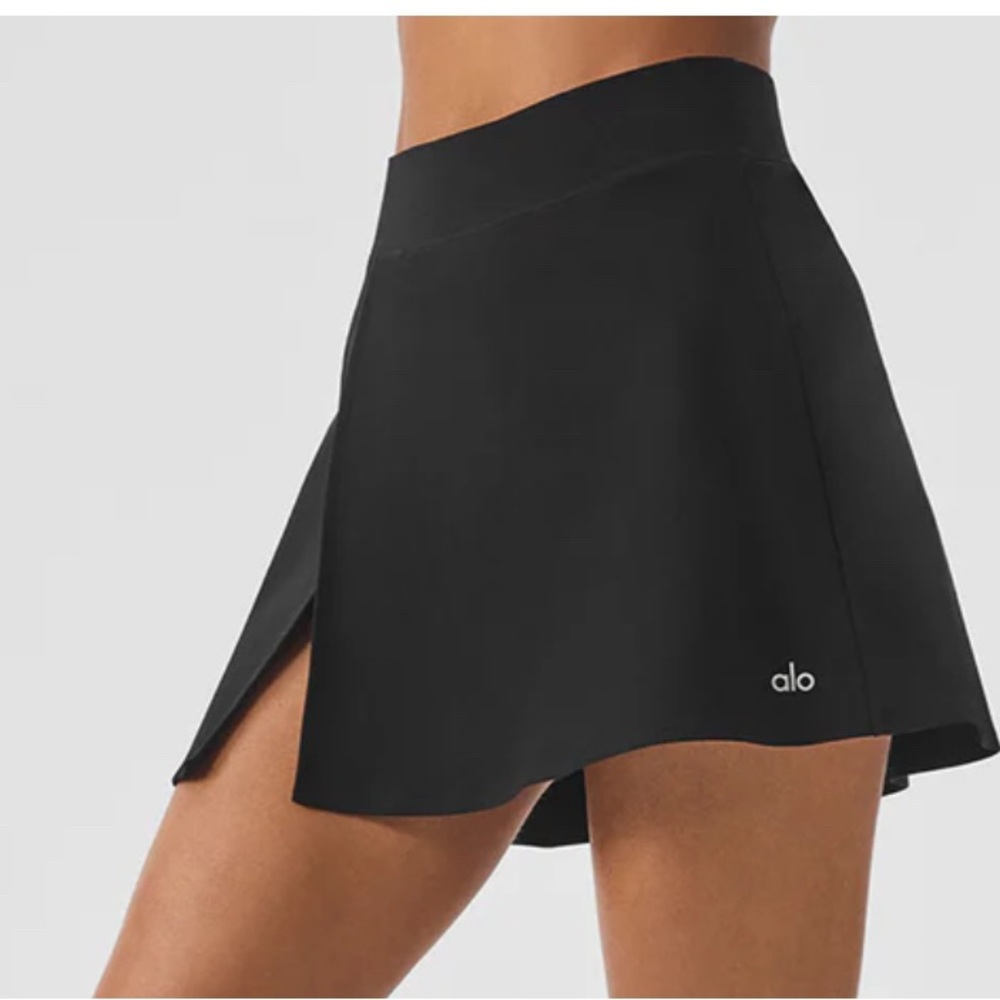 Alo “Alosoft Backspin Skirt”